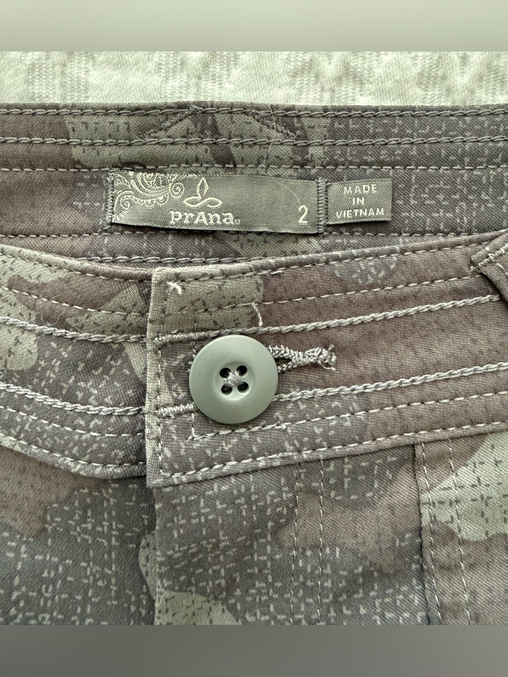 PrAna Olivia Hiking Outdoor Short Women’s 6.5” inseam Size 2 Gray Gravel Camo - Picture 3 of 7